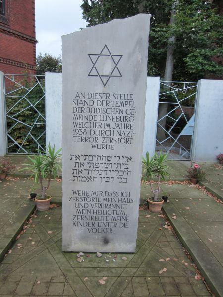 Datei:Gedenkstein Synagoge.jpg