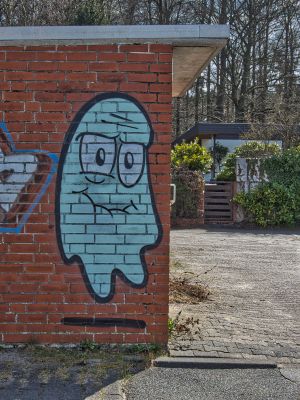 Graffitigeist Kurt-Schumacher-Str-2.jpg