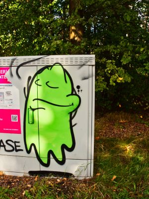 Graffitigeist Bahnhofstr (Melbeck) 2.jpg