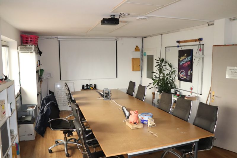 Datei:Gemeinschaftsraum Blümchensaal FabLab.jpg