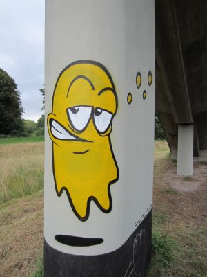 Graffitigeist Bockelmannstraße (Brücke).jpg