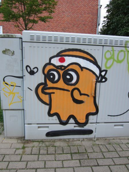 Datei:Graffitigeist Helmholtzstraße 4.jpg