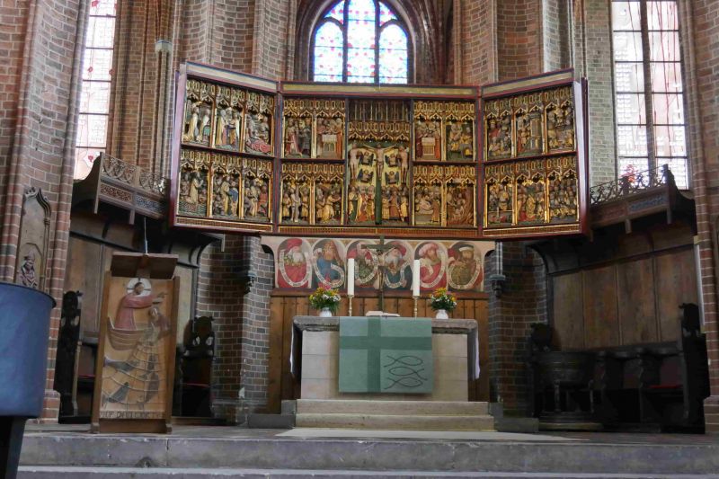 Datei:St nicolai altar klein.jpg