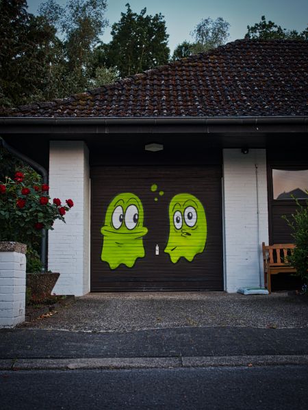 Datei:Graffitigeist Bardenweg (Ochtmissen).jpg