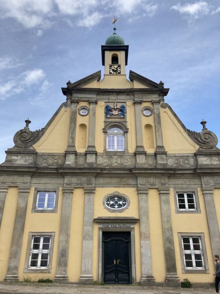 Datei:Altes Kaufhaus.jpg