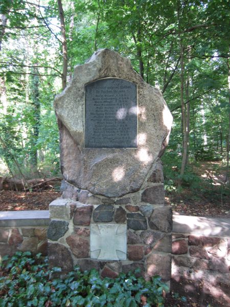 Datei:Soldatendenkmal Erster Weltkrieg von Lüne.jpg