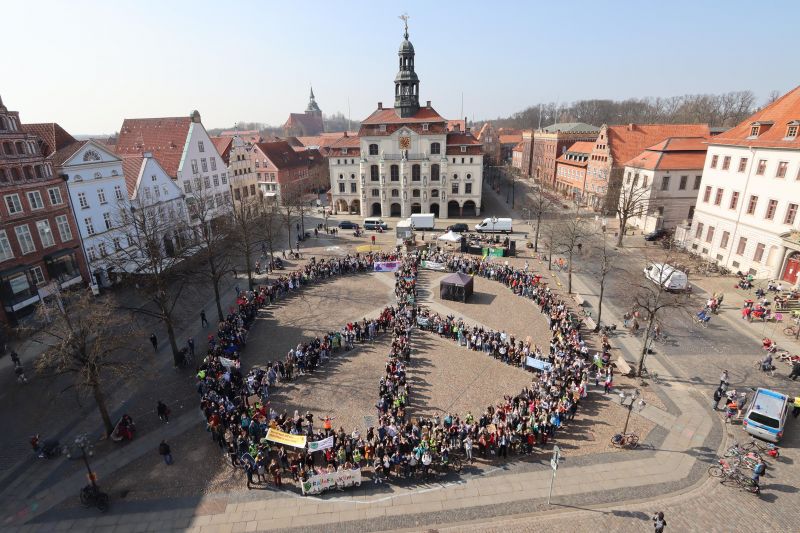 Datei:Fridays-For-Future-Peace-2022-03-25.jpg