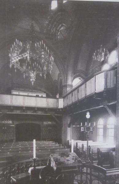Datei:Synagoge Innen.jpg