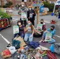 Aktivist*innen des dritten Klimacamps beteiligen sich am Global Clean Up Day