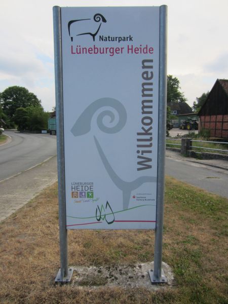Datei:Naturpark Lüneburger Heide.jpg