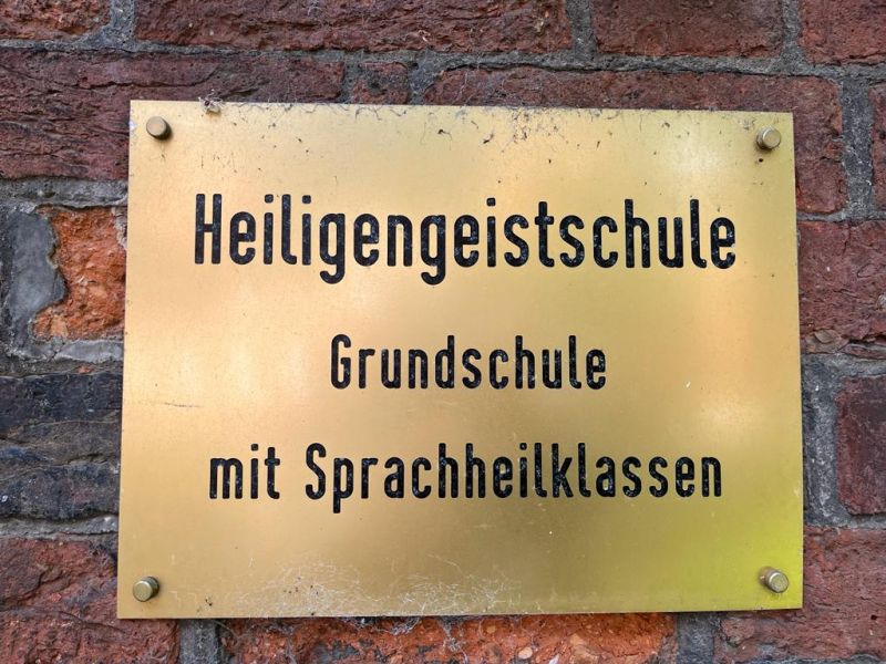 Datei:Schild Schule.jpg