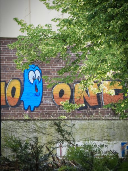 Datei:Graffitigeist Lindenstraße.jpg