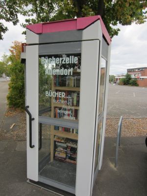 Bücherzelle Adendorf.jpg