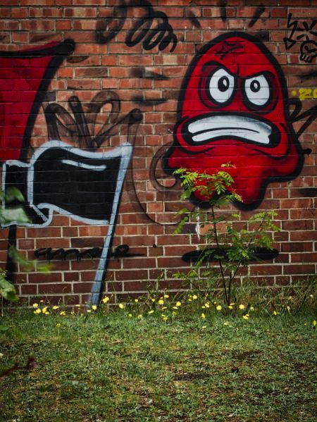 Datei:Graffitigeist Gneisenaustraße.jpg