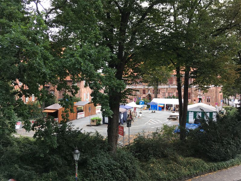 Datei:Marienplatz Klimacamp.jpg