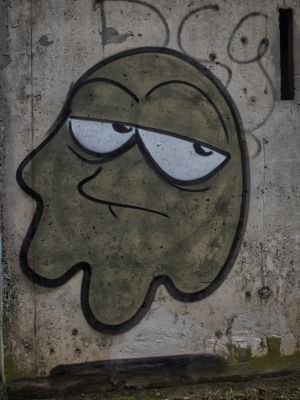 Graffitigeist Theodor-Haubach-Straße.jpg