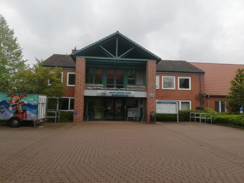 Datei:Rathaus der Samtgemeinde Bardowick.jpg