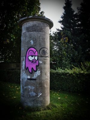Graffitigeist Bahnhofstr (Melbeck) 3.jpg