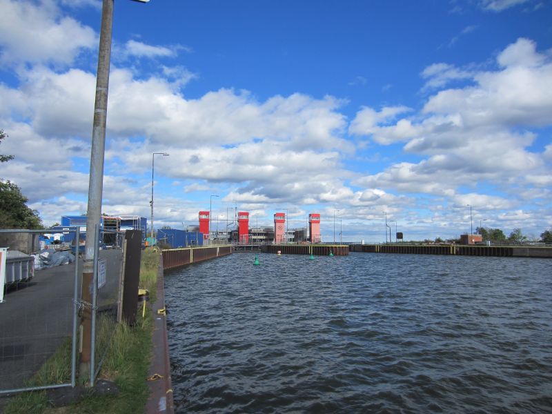 Datei:Schiffshebewerk Scharnebeck (oberer Kanal).jpg