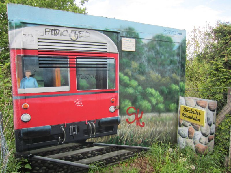 Datei:Graffiti Bleckeder Kleinbahn.jpg