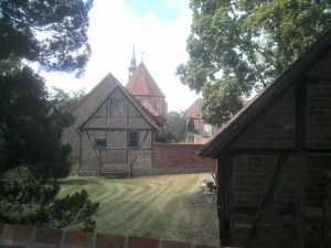 Kloster Lüne rückseitige Gebäude.jpg
