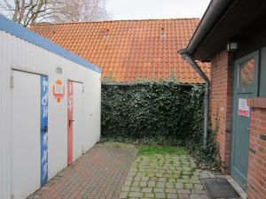 Öffentliche Toiletten beim Bardowicker Dom.jpg