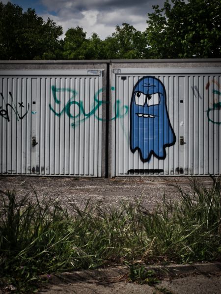 Datei:Graffitigeist Ostpreußenring 2.jpg