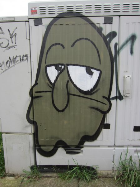 Datei:Graffitigeist Ostpreußenring 62.jpg