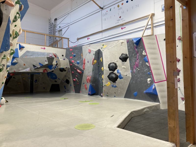 Datei:Bouldern unten 1.jpg