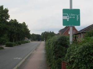 Adendorf Radweg Kirchweg.jpg