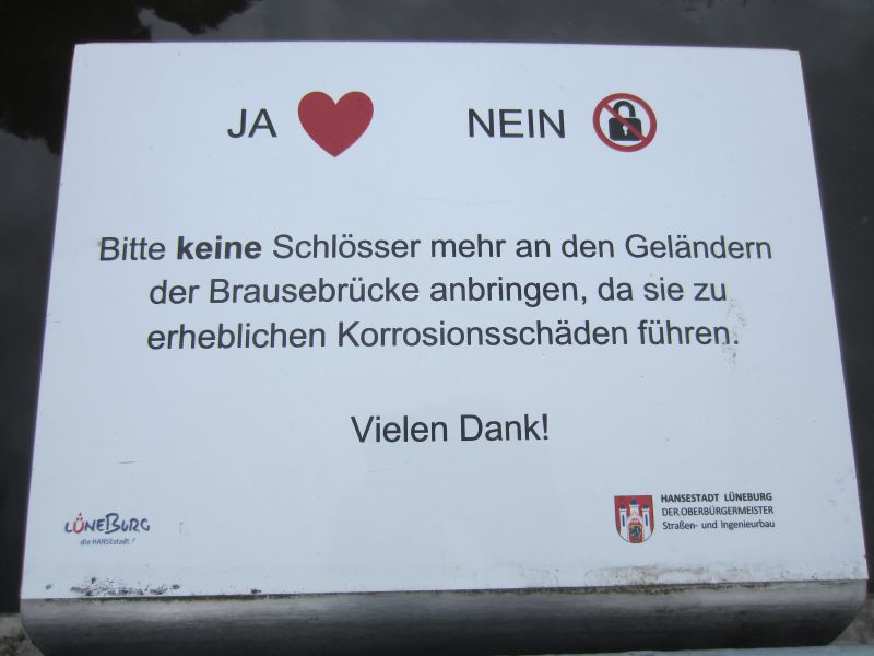 Datei:Liebesschlösser Verbot.jpg