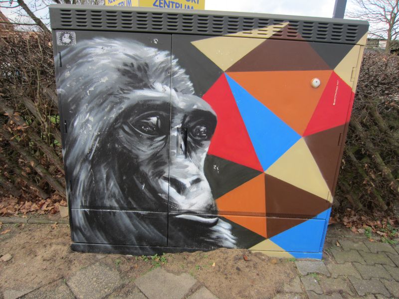 Datei:Graffitistromkasten Gorilla.jpg
