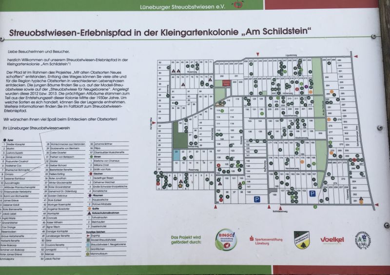 Datei:Streuobstwiese Erlebnispfad.jpg