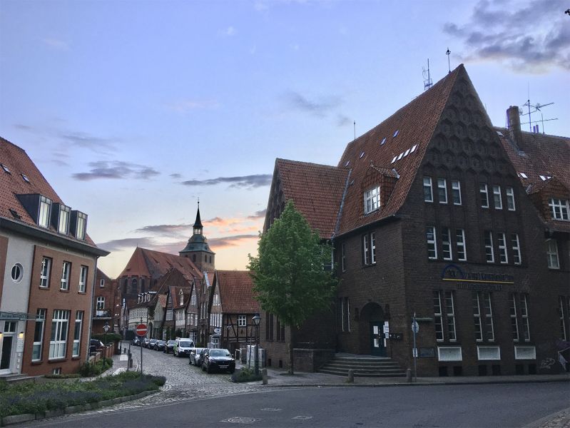 Datei:Marienplatz - Auf dem Meere.jpg