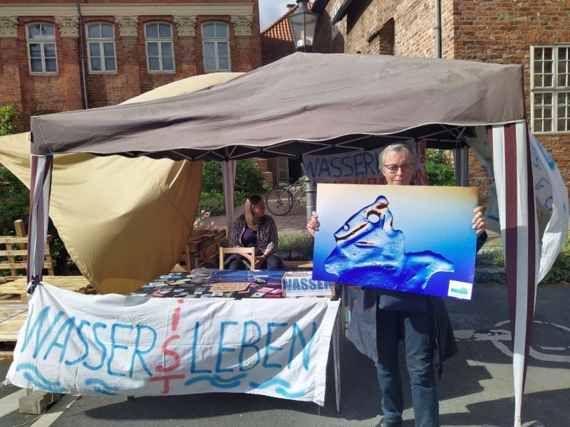 Datei:Infostand Unser Wasser.jpg