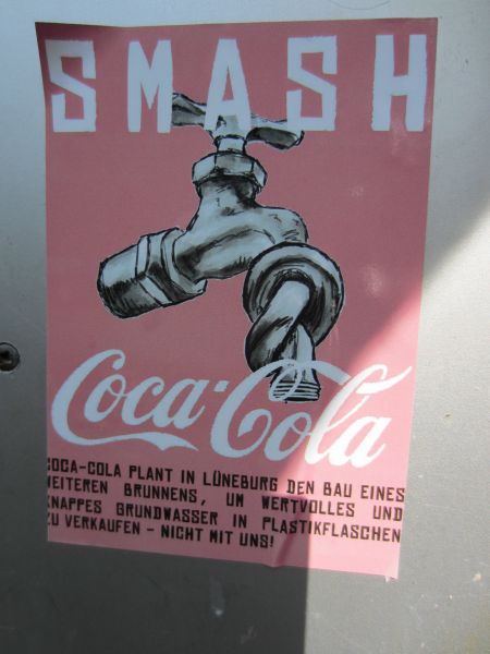 Datei:Smash Coca Cola.jpg