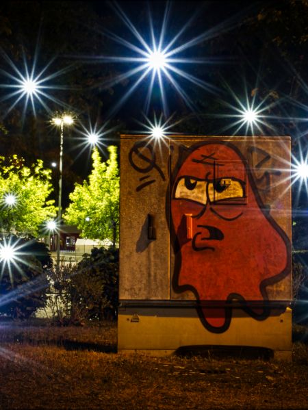 Datei:Graffitigeist Wulf-Werum-Str.jpg
