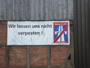 A39 Protestschild in Erbstorf.jpg