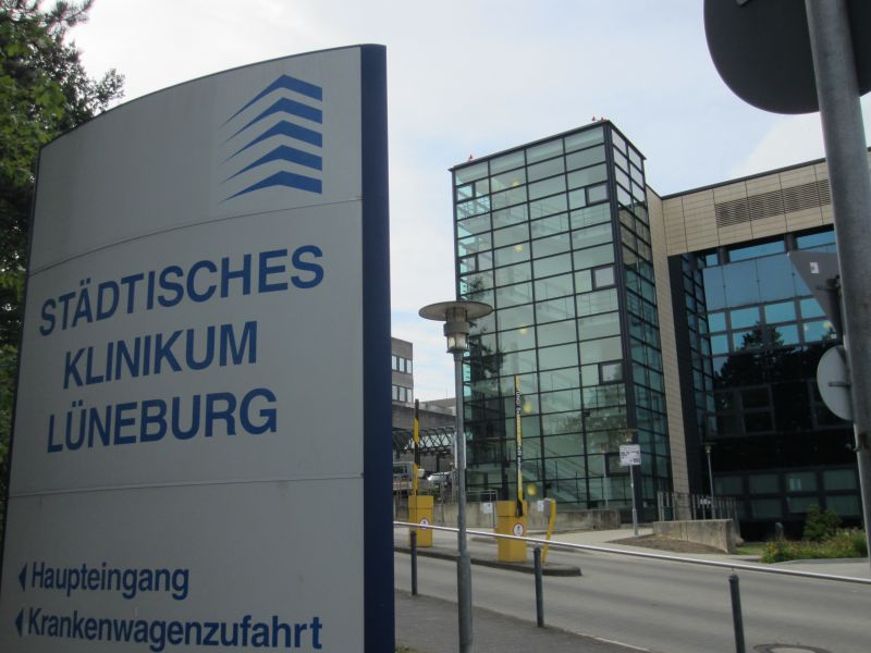 Datei:Städtisches Klinikum Lüneburg.jpg