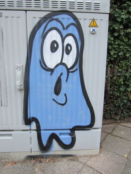 Datei:Graffitigeist Hölderlinstraße 6.jpg