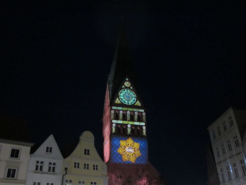 Datei:Lüneburg leuchtet Johanniskirche.jpg
