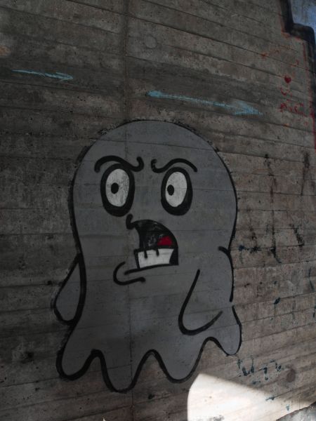 Datei:Graffitigeist Am Bahnhof (Wendisch Evern).jpg