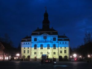 Rathaus blau-gelb.jpg