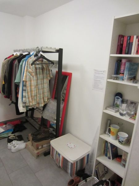 Datei:Schenkregal LeNa.jpg