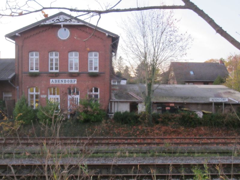 Datei:Bahnhof Adendorf.jpg