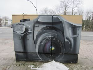 Graffiti-Stromkasten Fotoapparat 2.jpg