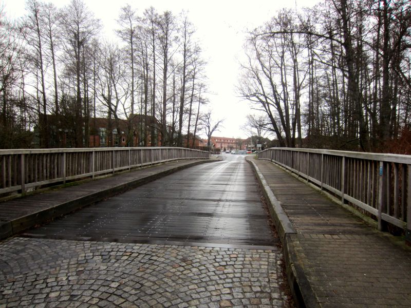 Datei:Amselbrücke nach Westen.jpg