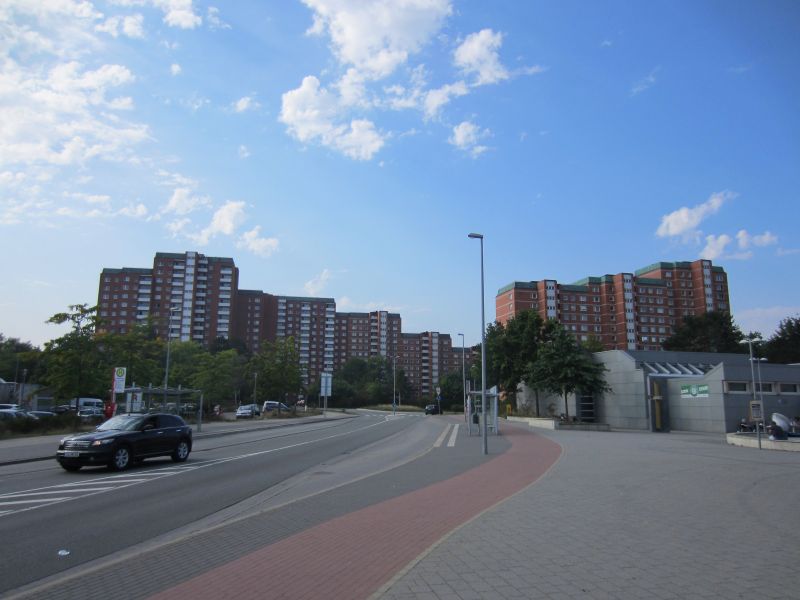 Datei:Hochhäuser in Kaltenmoor.jpg