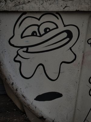 Graffitigeist Feldstraße Glascontainer.jpg